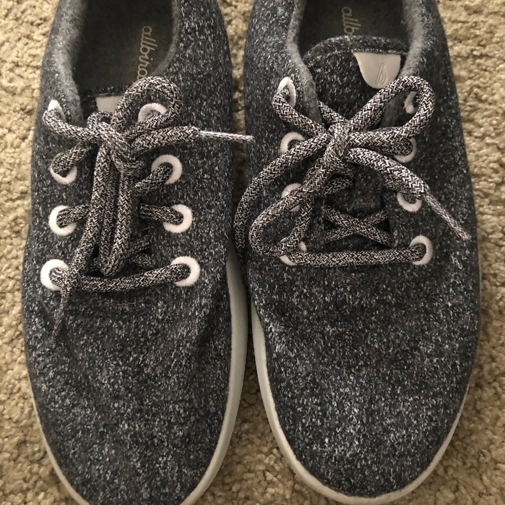 cute allbirds sneakers size nine in nice condition